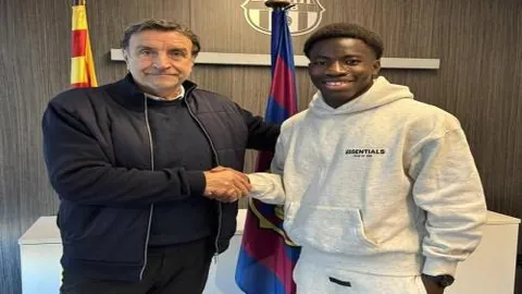 国王杯半决赛首回合战况：拉菲尼亚助攻两球，瑟洛特补时绝平，巴萨与马竞4-4战平