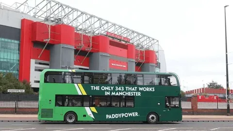 英超意外之夜：三强队齐败北，利物浦遭遇挑战连平，双方得益良多