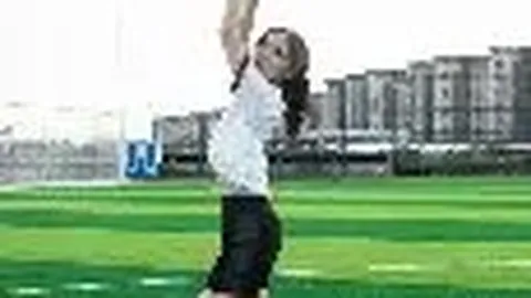 曼城新星穆巴马斯托克城首秀受伤，惊心动魄一幕引全场关注！